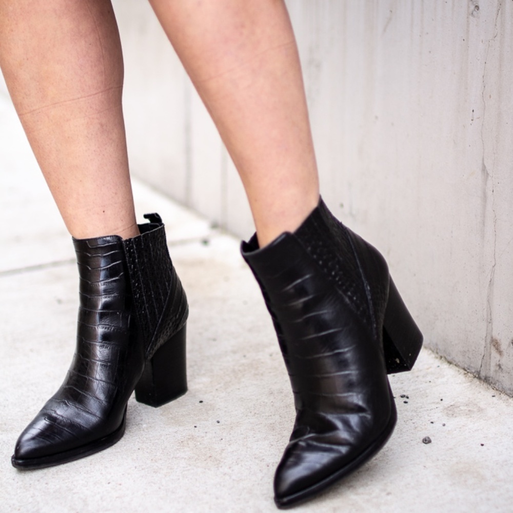 ❤🧡Marc Fisher Rental Booties Size 8